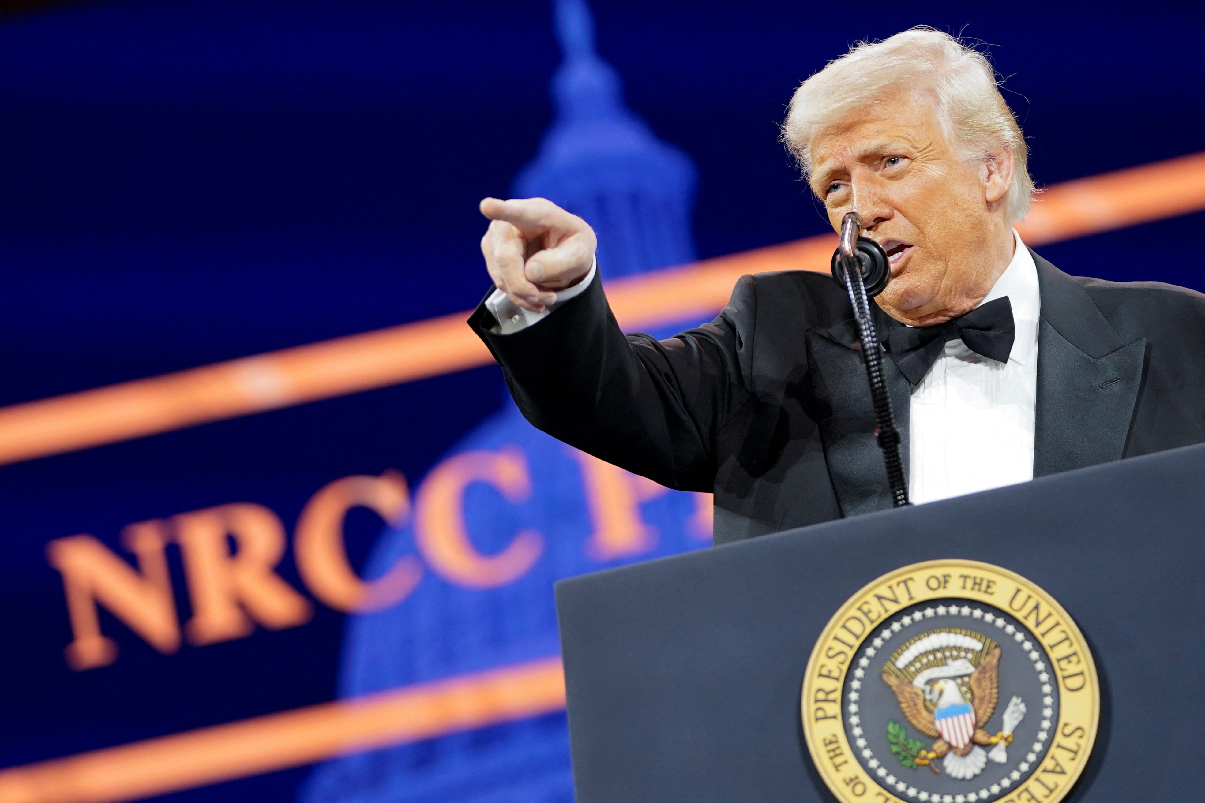 トランプ「日本を守るの嫌だ。守られたいならゼニよこせ。」