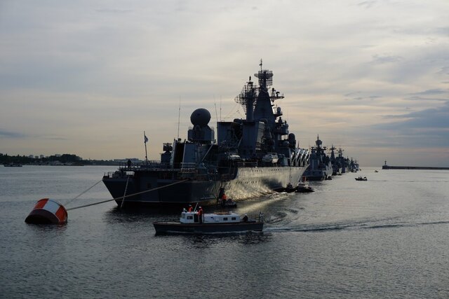 ロシア黒海艦隊に、ドローンが「突撃」成功の映像をウクライナ軍が公開…防空ミサイルを回避し、艦艇に突っ込む瞬間 (動画あり)