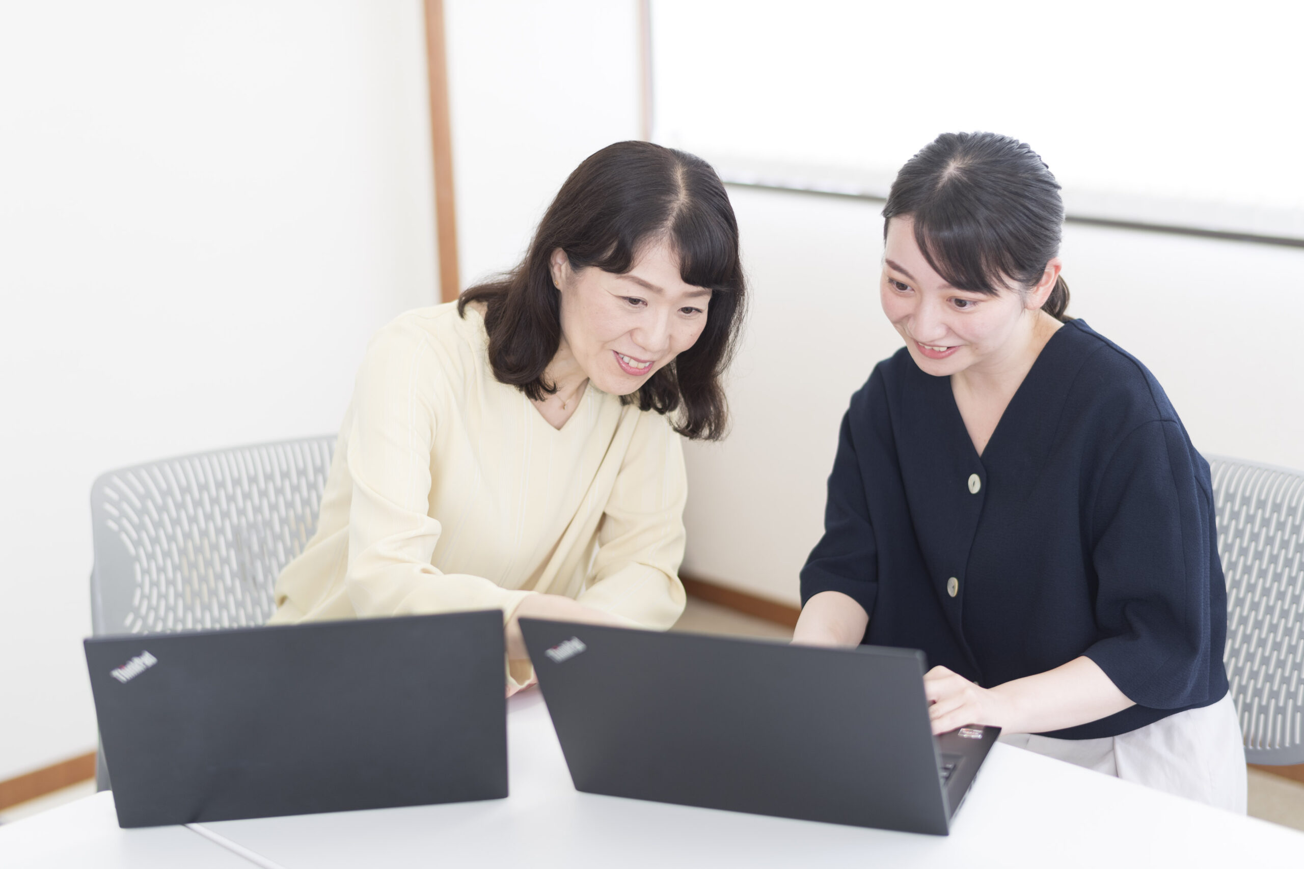 女性従業員の業務画面を何度も何度も不正閲覧したIT部門職員