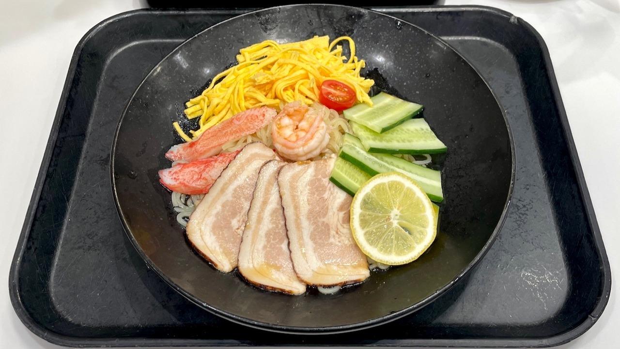 冷やし中華始めました　具はハム、錦糸玉子、きゅうり、トマトでよろしいでしょうか？