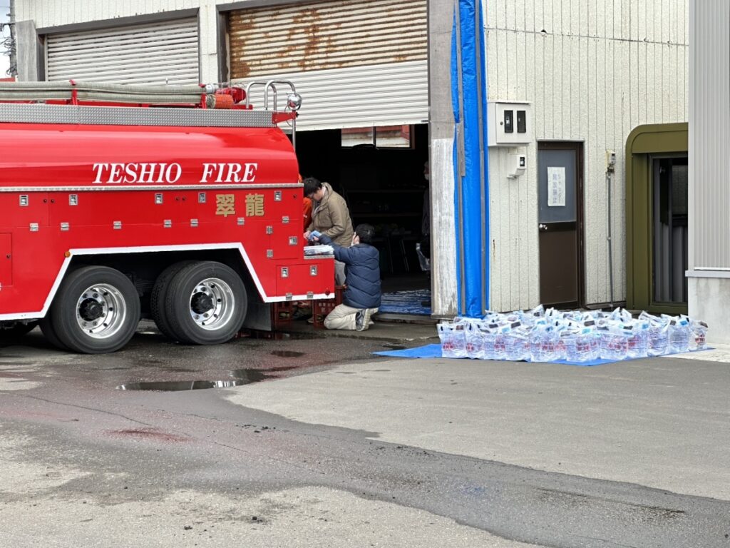 水道水が"黄色や茶色"に…工事業者が誤って水道管を壊してしまう…修理が完了するも今度は水圧異なる水の転用で新たな"濁り"が発生"→復旧のメド立たず役場で給水開始＜北海道天塩町＞