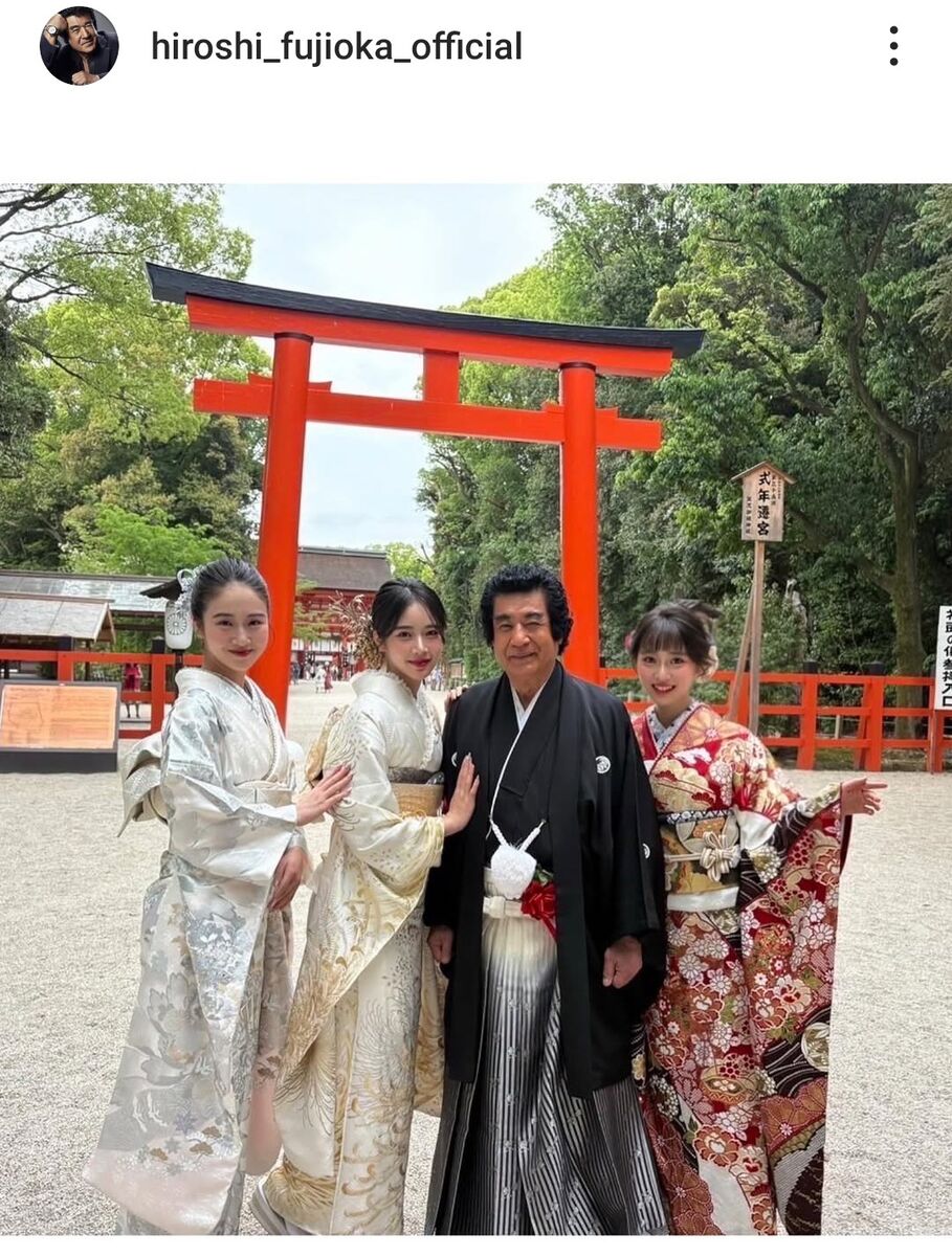 ５５歳で結婚した藤岡弘、親子ショットにネット衝撃「美男美女一家過ぎます」子ども４人誕生