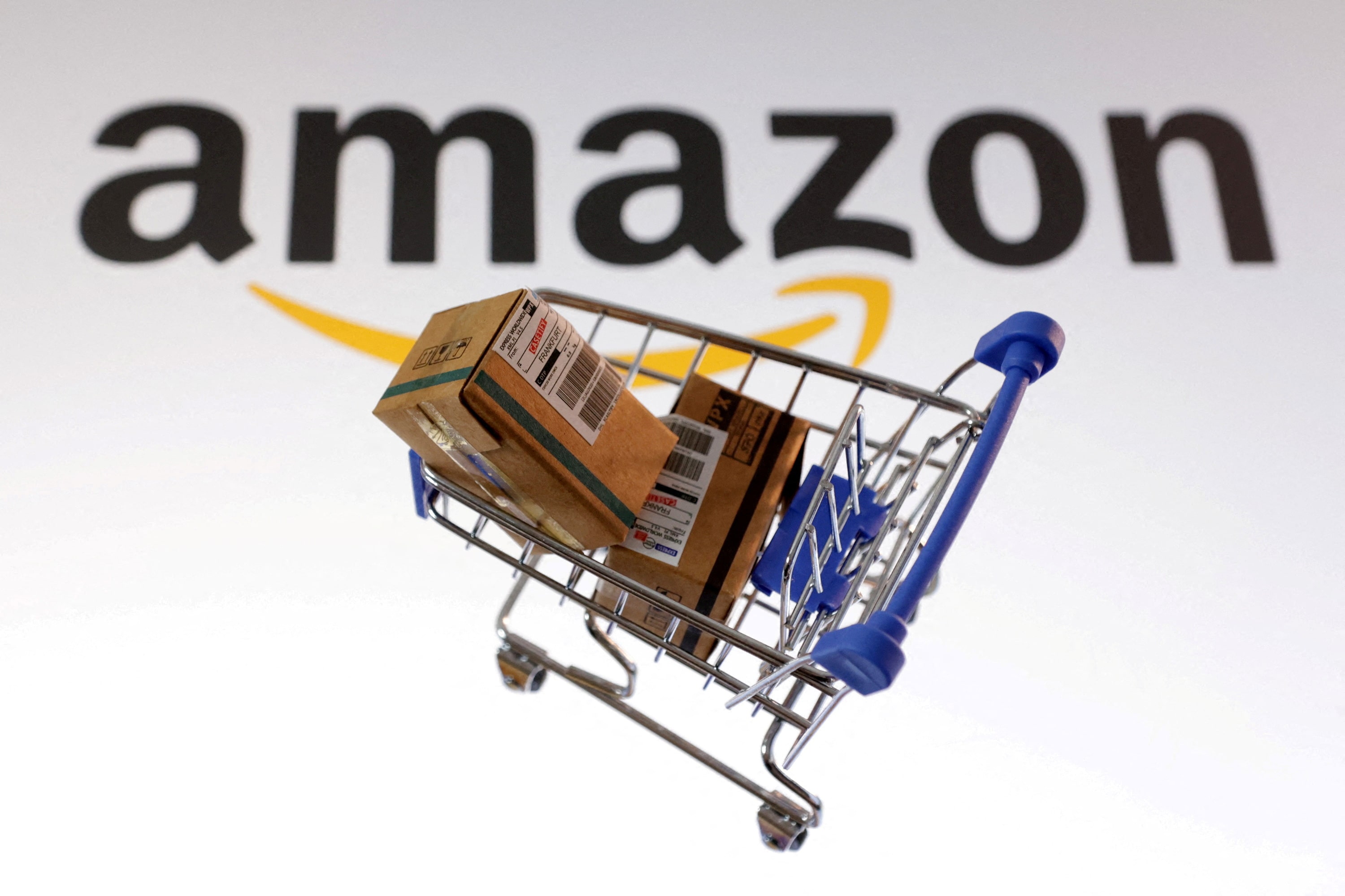 AI人工知能で　リストラはじまる　人間の数いらない時代に　Amazon35万人リストラ😢