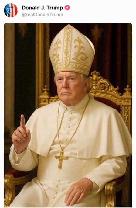 トランプ「教皇に扮した私の画像は、私のアカウントが乗っ取られた。私は無関係」  炎上し弁解w