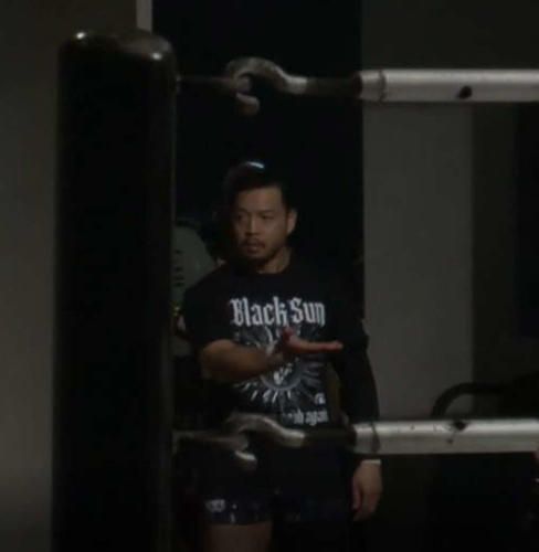 【プロレス】ノアのＫＥＮＴＡ、入場時に女性客から口に含んだウーロン茶をぶっかけられ困惑