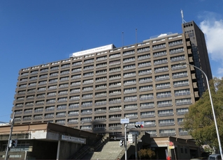 【兵庫】死亡した元県民局長の給与返還請求、兵庫県監査委が監査実施…「14年間に計200時間程度公用パソコンで私的文書を作成」