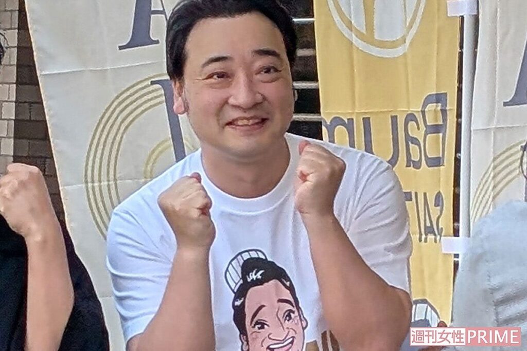 【芸能】斉藤慎二被告のバウムクーヘン「他店商品にシール貼っただけ」を割高で販売か