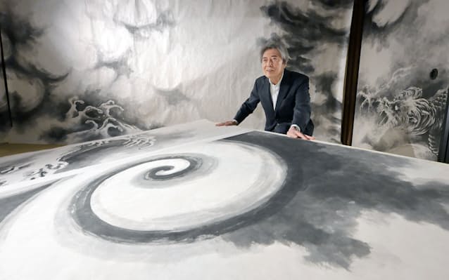 【芸術家】細川護熙元首相、世界遺産の龍安寺に「雲龍図」全92面奉納