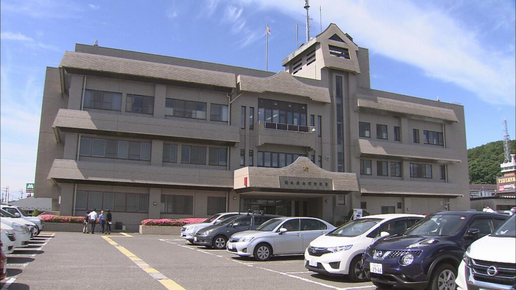 きゅうり3本(販売価格合計189円)を盗んだ疑いで、白河市に住む無職の男(85)が現行犯逮捕