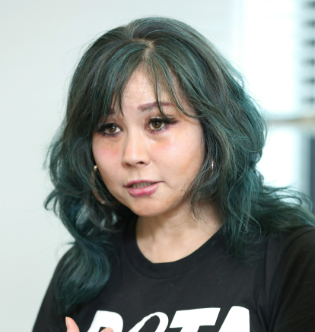「昆布だしOK、かつおだしはNG」のヴィーガン　半裸女性血のりパック詰めをした理由