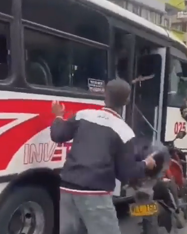 【動画】メキシコのバスの運転手さん、っ　ょ　ぃ