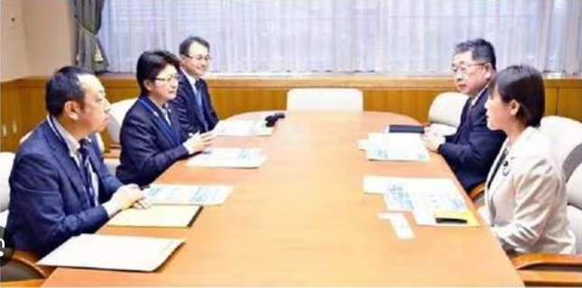 【しんぶん赤旗】日本弁護士連合会の寺町東子副会長、磯谷文明常務理事、日本共産党に「夫婦別姓」の実現を要請」