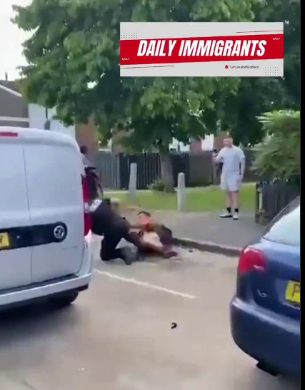 【移民】イギリスで警察官を襲う大柄な移民の男！！これが欧州の治安