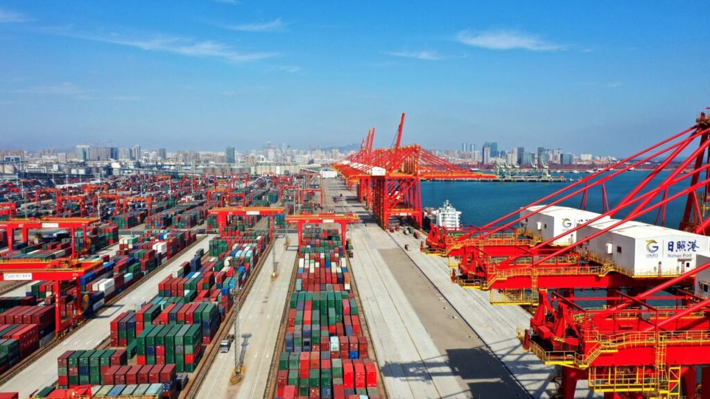 中国のGDP、世界2位確実に    日本は42年ぶりに転落