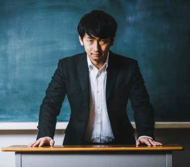 性獣教師に停職3ヶ月　複数生徒にLINEで性的な会話をし写真要求、部で身体に触り、裏では口止め