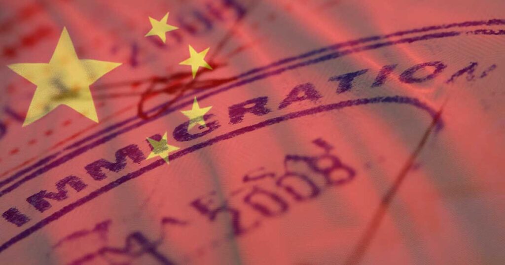 日本人が知らない中国“移民”の急増、ほぼ2倍！審査は書類のみ「中国経済失速で日本へ逃亡」