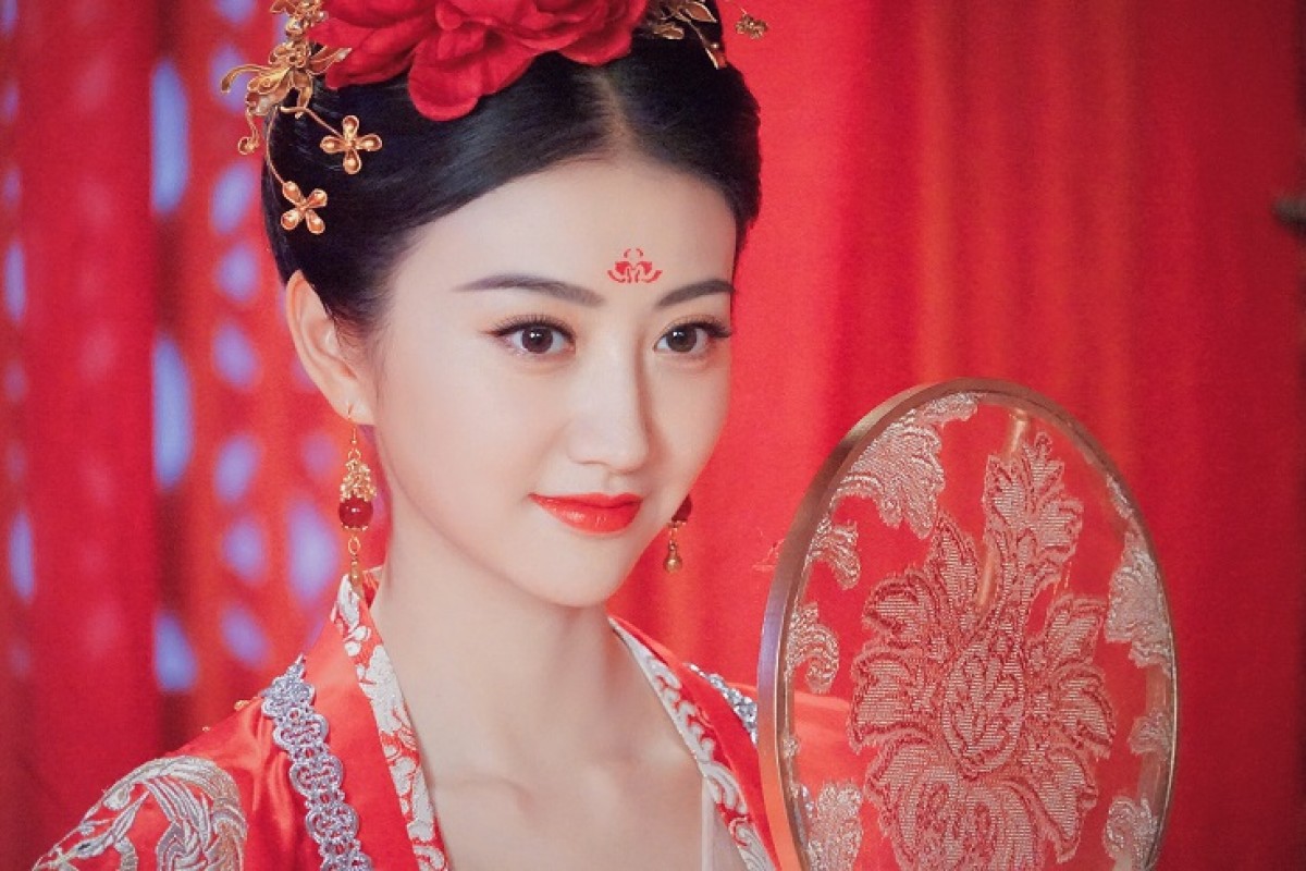唐の玄宗の時代の楊貴妃は、相撲取りみたいなデブでワキガがいい女の条件だったらしいな。