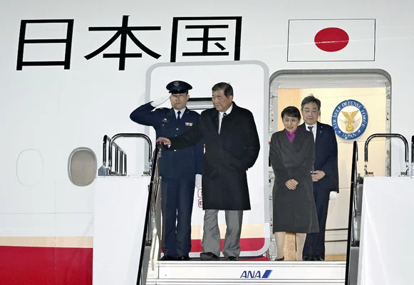 日本人、国が衰退しまくってるのに休みまくる  …