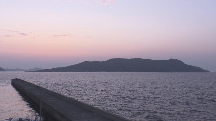 能古島から博多湾を泳いで渡っていた２０代男性が死亡
