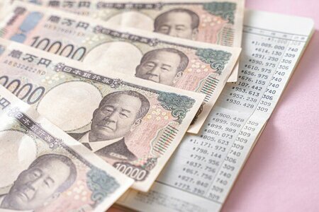 65歳以上「貯蓄4000万円以上」の世帯は20％、500万円未満の世帯は21.7％