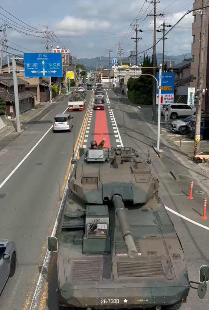 愛知行ったら戦車走ってた（画像あり）