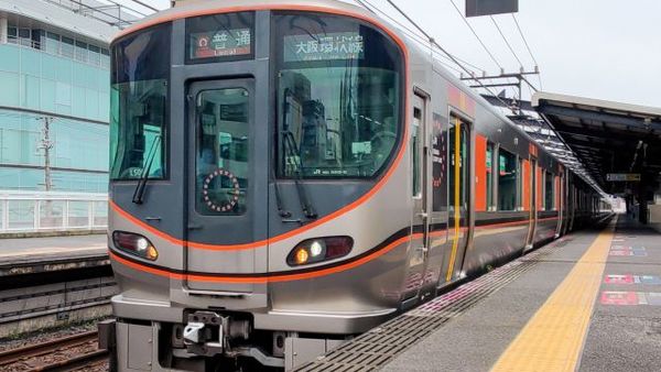 外国人が線路に立入