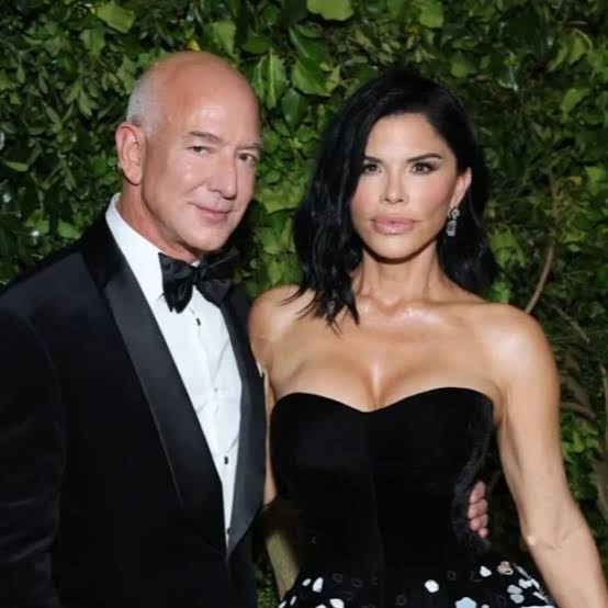 【画像】アマゾン CEOベゲゾ氏の結婚相手、羨ましすぎる