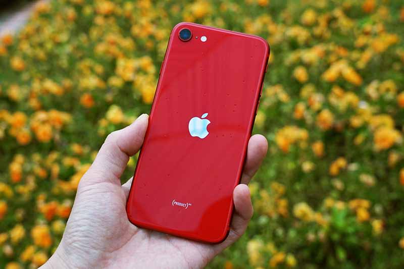 日本のスマホ販売台数、iPhone SE（第2世代）が2位に2.5倍差をつけ圧倒的トップに