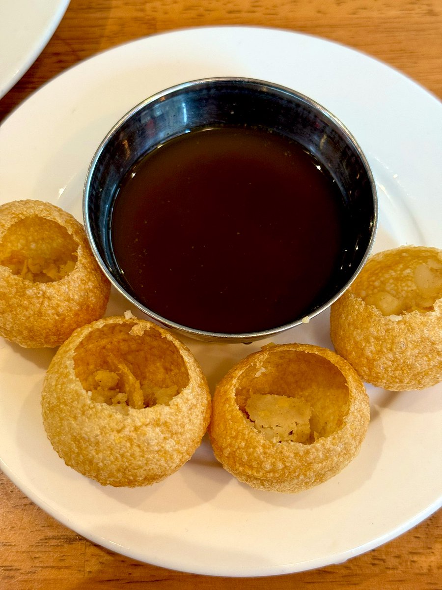 カレー屋さんがサービスで出してきた料理がなんもわからん