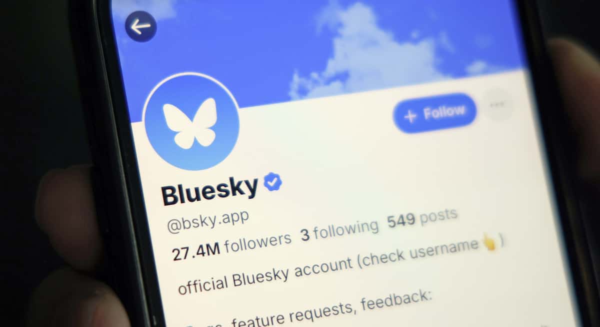 【Xの代替SNS「Bluesky」で特定意見が増幅するエコーチェンバー深刻】利用者半減