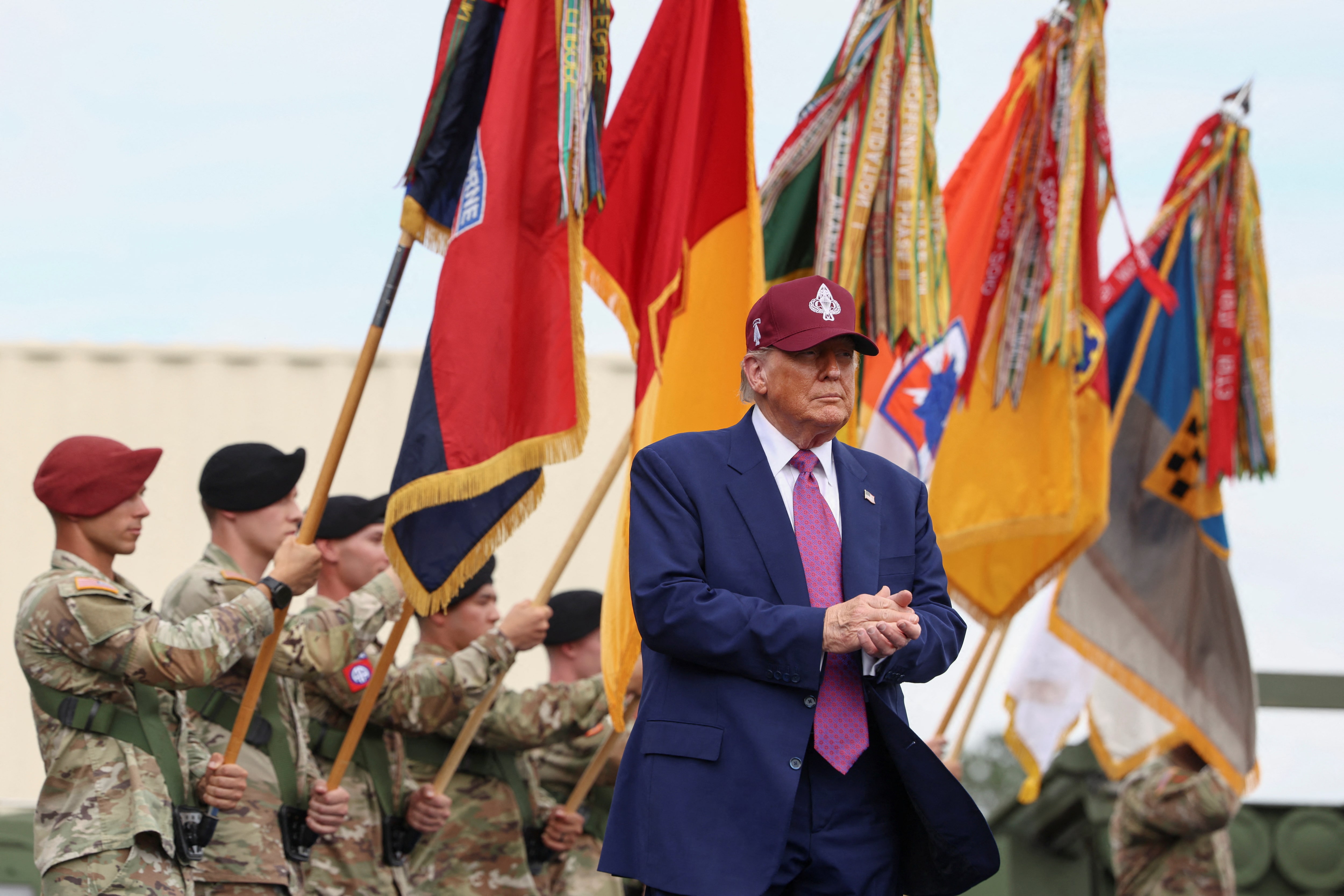 【トランプ米大統領、フォートブラッグ陸軍基地で演説】「ロサンゼルスを解放する」
