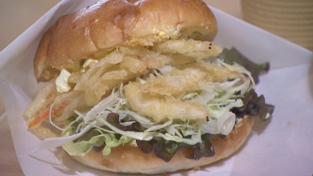 【大変厳しい】シロエビ不漁で名物メニュー「シロエビバーガー」も危機・・・道の駅、仕入れ価格2倍で値上げ余儀なく