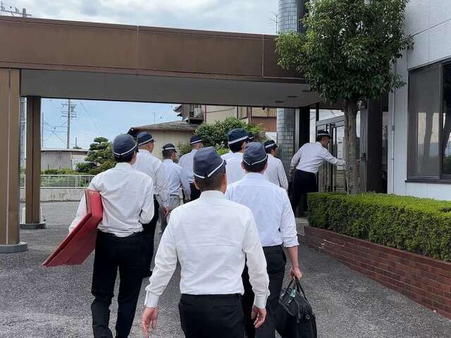 再）【大阪】市内のファストフード店で乱闘騒ぎ…暴力団員ら９人逮捕、「シノギ」決裂で暴力沙汰に