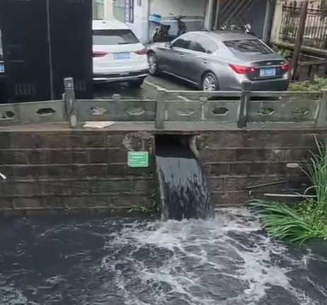 中国の河川が真っ黒に😲