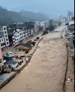 毎年恒例の中国大洪水、広東省雲浮市の様子がこちら