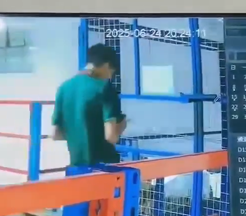（ ＾ハ＾）仕事中に見るエロ動画楽しいｱﾙ～♪ながらスマフォンぽちぽち→転落･死亡事故