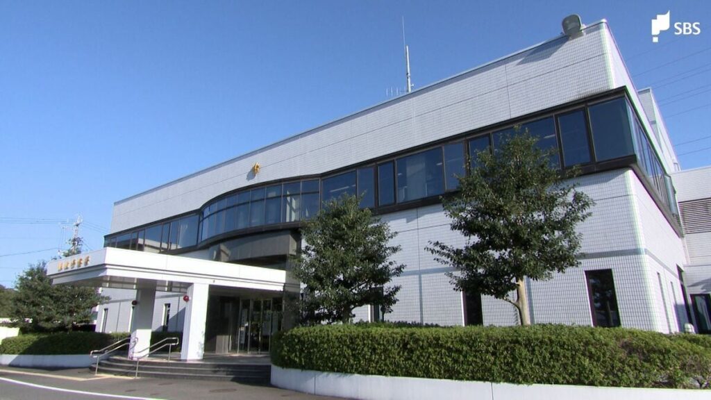 スク水を来て2日間連続で小学校のプールを泳いだ男（45）