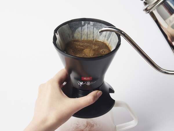 【世界的な大規模疫学研究】1日3.5杯のコーヒー摂取は寿命を延ばし、病気のリスクを低下させる  （0.85、95%信頼区間[CI] 0.82～0.89）