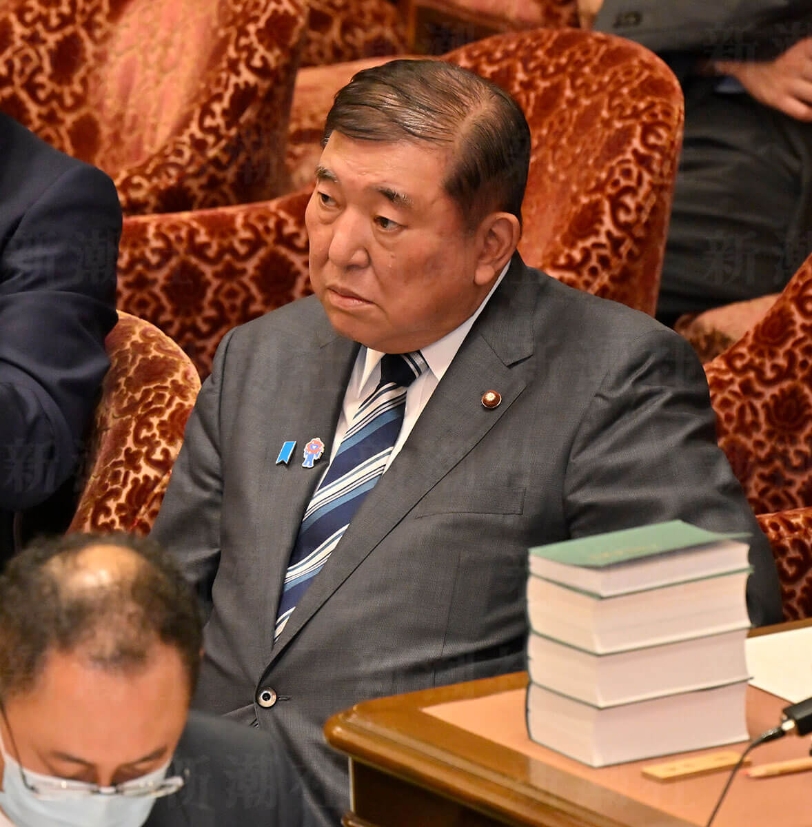 【2万円給付】官邸幹部  「バラマキそのものですね、他に方法がなかったと言いたくはないですが、そもそも現金を配ることを公約にして効果ありますかね、みなさん投票してくれますかね」