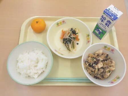 おいしくなーれ…久喜の学校給食センター、小中学生ら見学　普段入れない調理場で探検ツアー、給食への理解深める　千人分の汁物を一度に調理、回転釜を体験「ジャムおじさんになった気分」