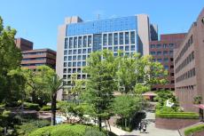 武庫川女子大共学化に大反発、中止求め反対署名3万超 「裏切られた」「男性恐怖症の人もいる」