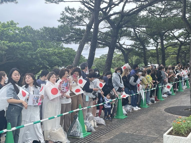 沖縄タイムス「天皇の沖縄来県に意味無し」