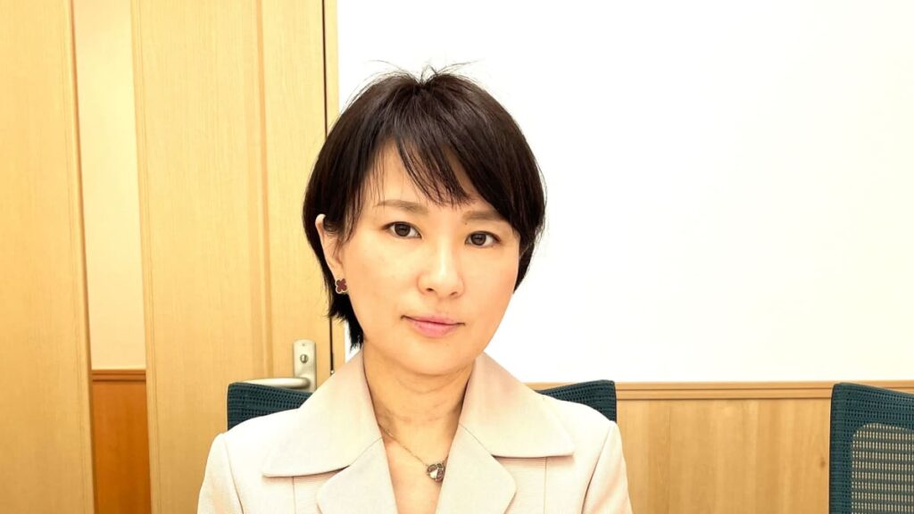 【衝撃】自称愛国保守の深田萌絵「中国の発展を妨害するな」と2018年に日本政府を訴えていた