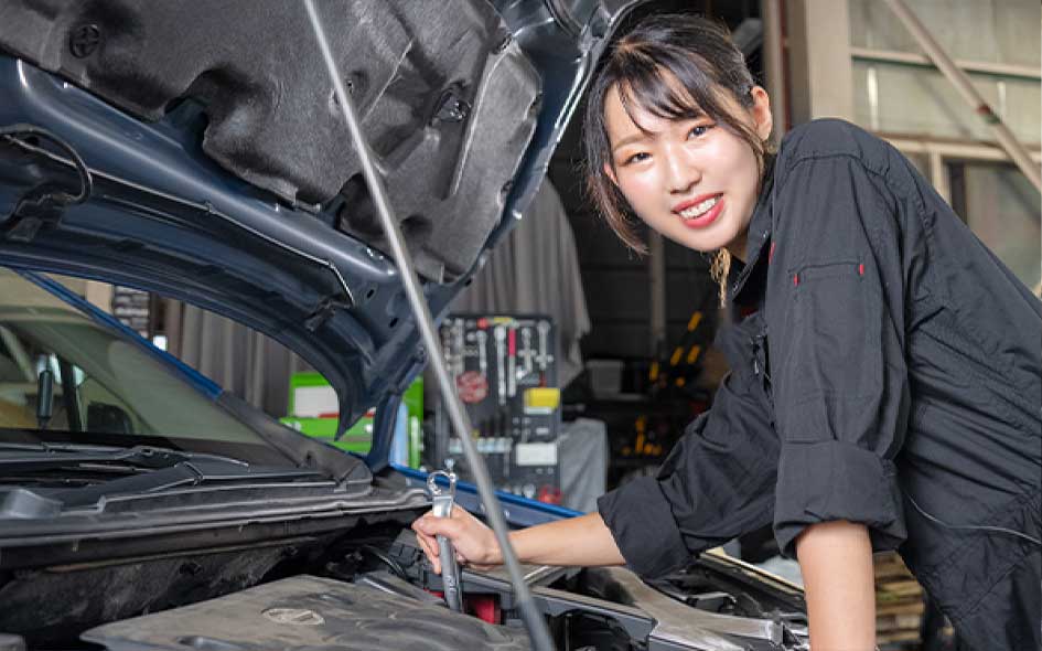 【悲報】自動車整備士の人手不足、限界突破　業界「普通科卒でも外人でもいいから来て!!」
