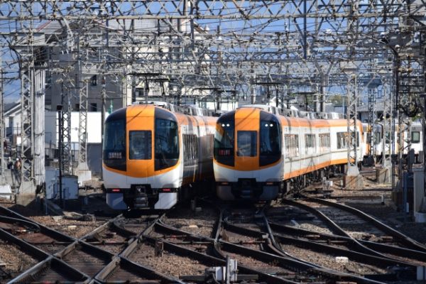踏切だらけ「近鉄最大のジャンクション駅」の“現実的な高架化プラン”県が発表
