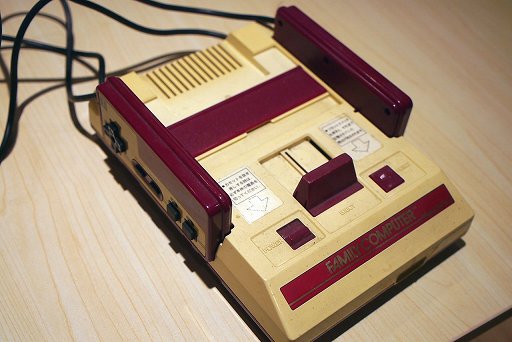 【芸能】ファミコン時代の神聖な儀式「リセットボタンを押しながら電源を切る」はなぜ必要だったのか