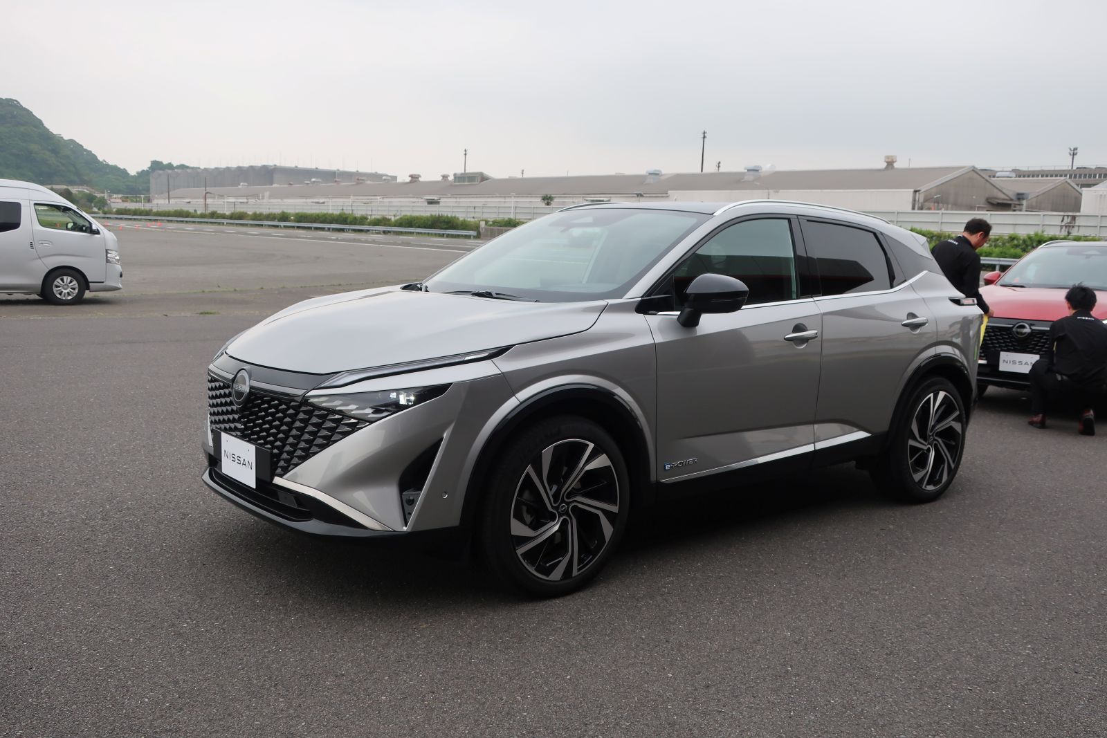 日産 三世代e-Powerだよ♪エンジン直結できないけどホンダより高速燃費がよくなる「見込み」だよ