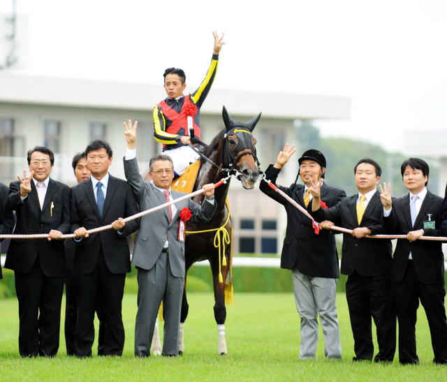 ３冠牝馬ジェンティルドンナが繁殖牝馬を電撃引退　２２年エリザベス女王杯覇者ジェラルディーナの母　ＮＦ吉田俊介副代表「自分もすごいのに、子どももＧ１馬を出してすごい馬」