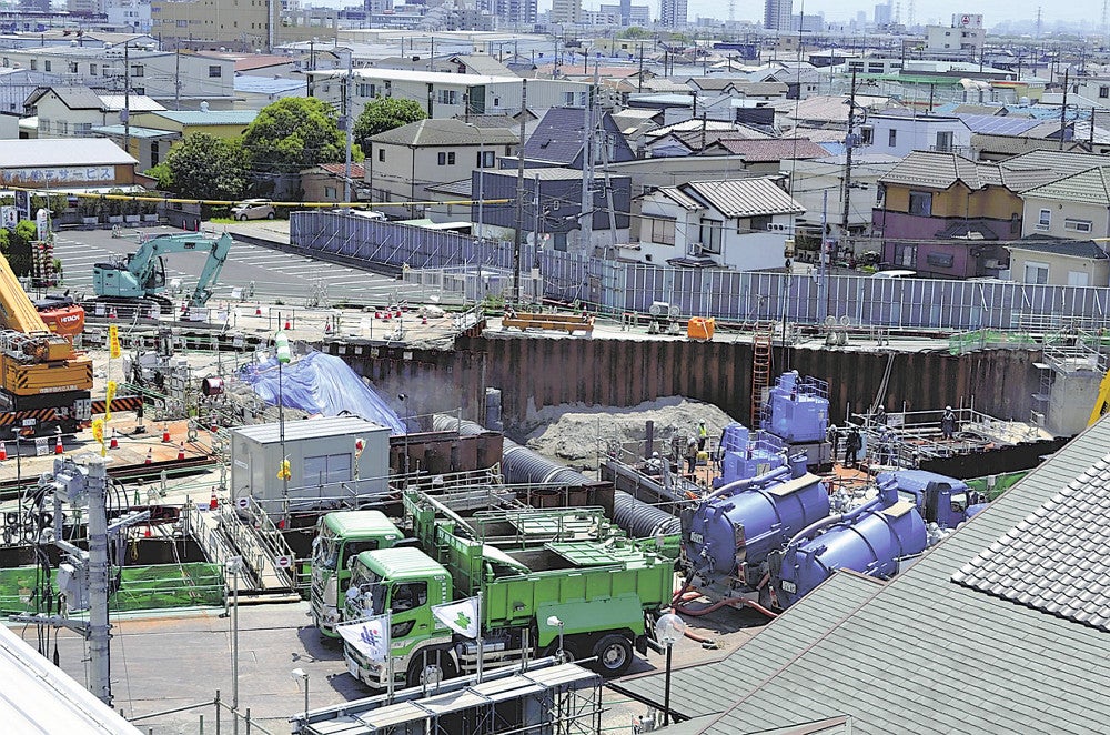 【埼玉・八潮市の道路陥没事故から半年、今も続く悪臭】住民「（知人によると）臭うらしいんですよ、南風が臭うし北風も臭うし、北風が吹くと駅まで臭うらしい」