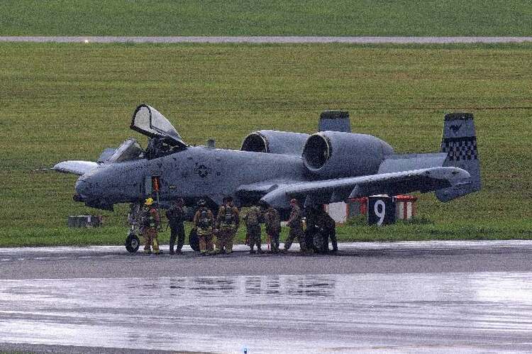 A10サンダーボルト、嘉手納基地に緊急着陸　滑走路が一時閉鎖　在韓米軍の対地攻撃機